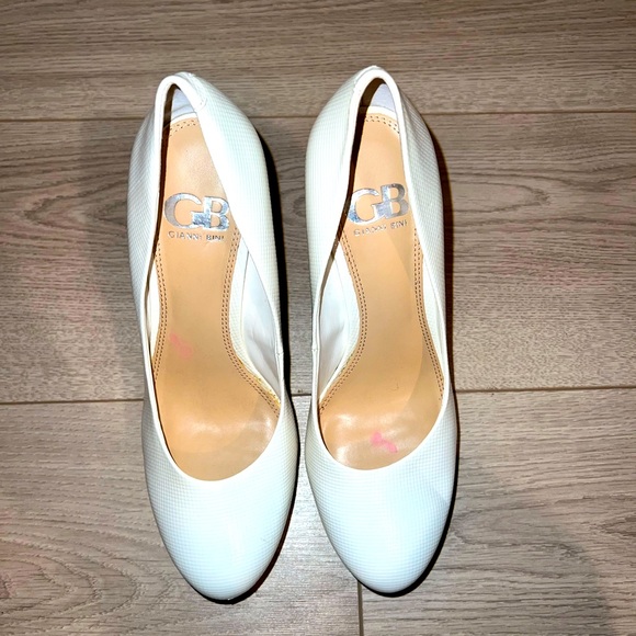 👠👠 - Picture 2 of 2